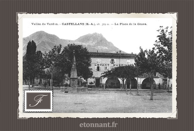 Carte postale ancienne de Castellane (04 Alpes de Haute-Provence)