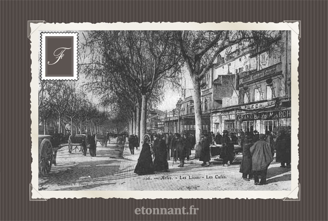 Carte postale ancienne de Arles (13 Bouches du Rhône)