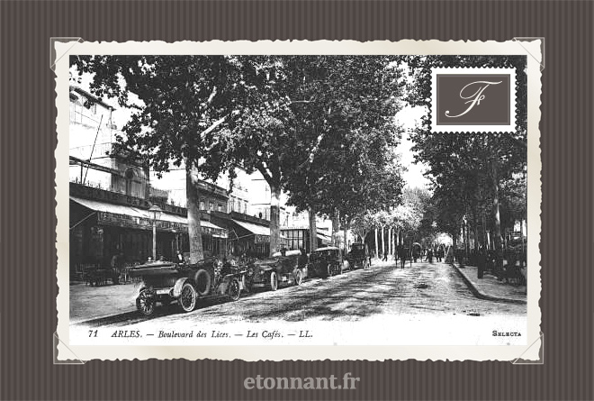 Carte postale ancienne de Arles (13 Bouches du Rhône)