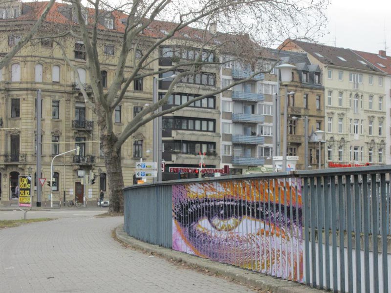 Street Art sur ​​des barrières