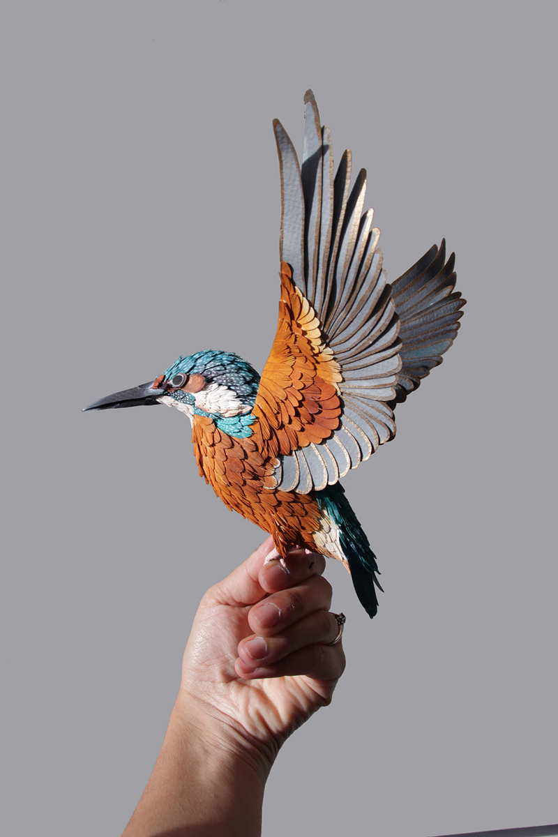 sculpture d'oiseau en papier