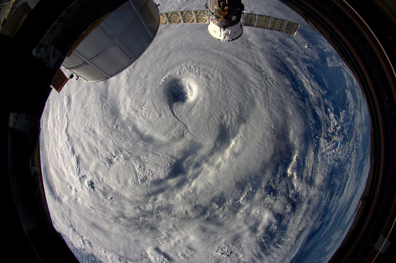 typhon Neoguri vu de l'espace