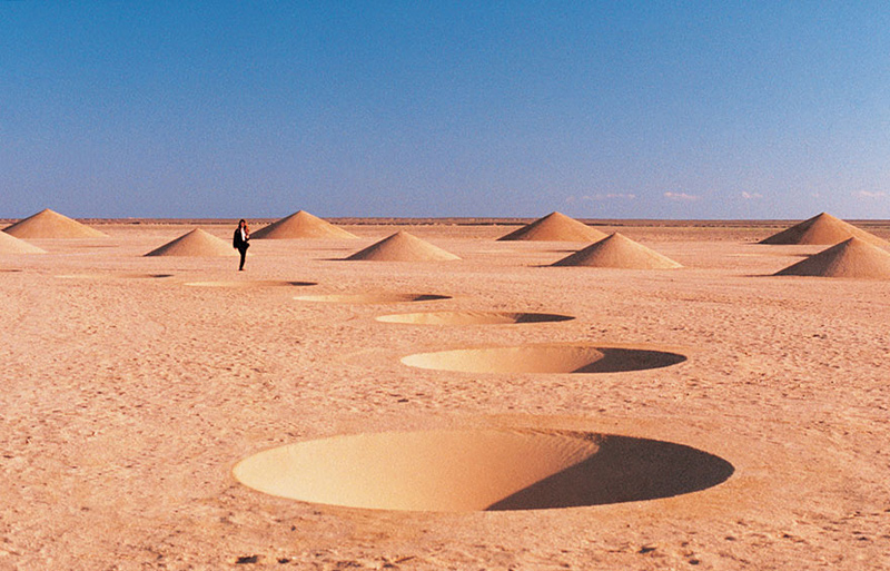 land art dans un désert en Egypte
