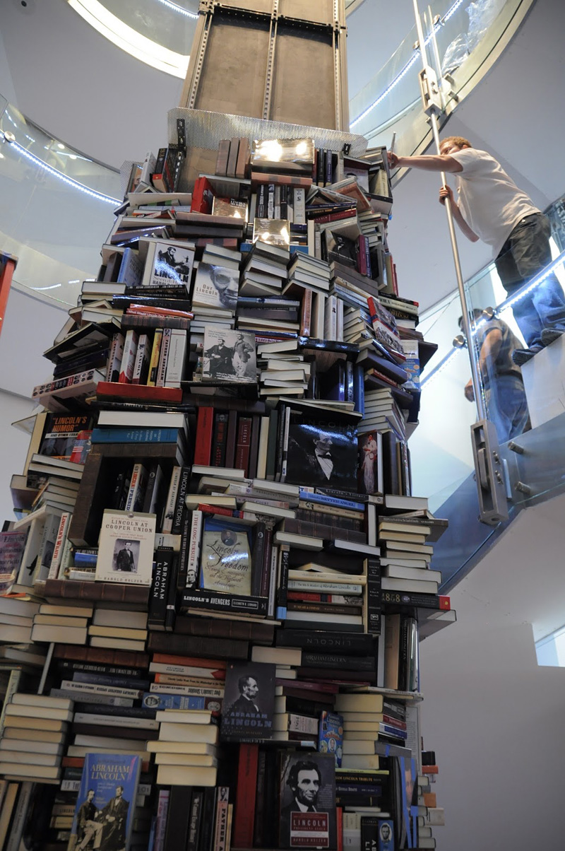 Un pilier de 15000 livres consacrés à Lincoln