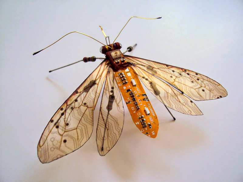 insectes à partir de composants électroniques par Julie-Alice Chappell