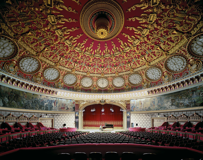 intérieur d'une salle d'opéra de renommée mondiale