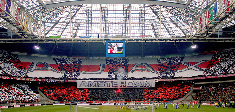 Tifo, supporters de l'Ajax à l'Amsterdam ArenA.