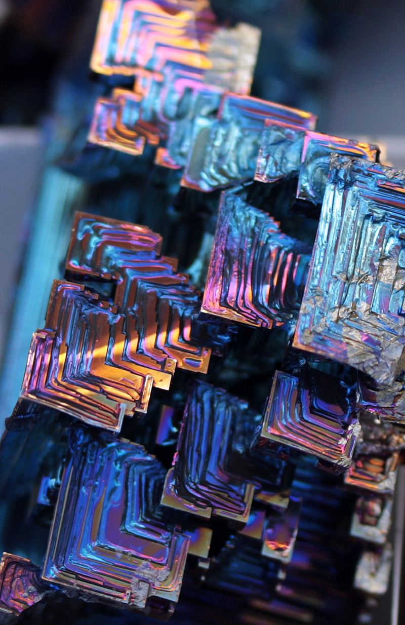 Cristal obtenu à partir de bismuth métallique