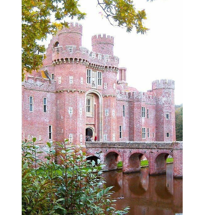 Château de Herstmonceux en Angleterre, le Pink Castle