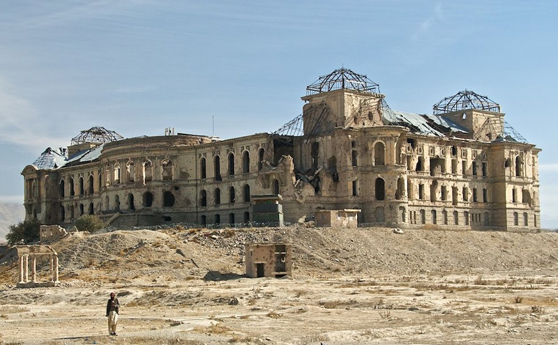 palace en ruine en afghanistan
