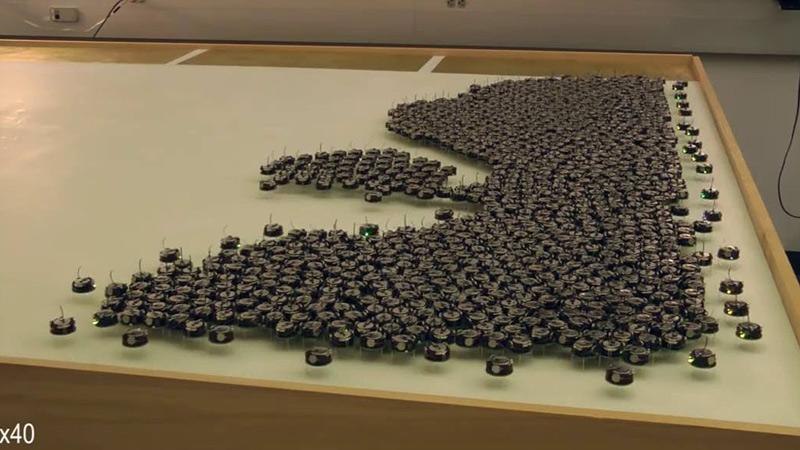 1024 petits robots programmables capables de s'assembler